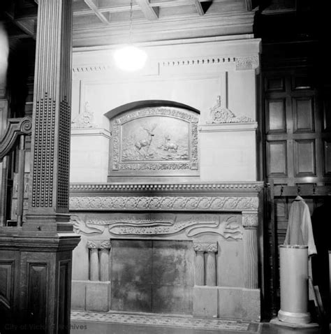 dunsmuir house foyer fireplace.